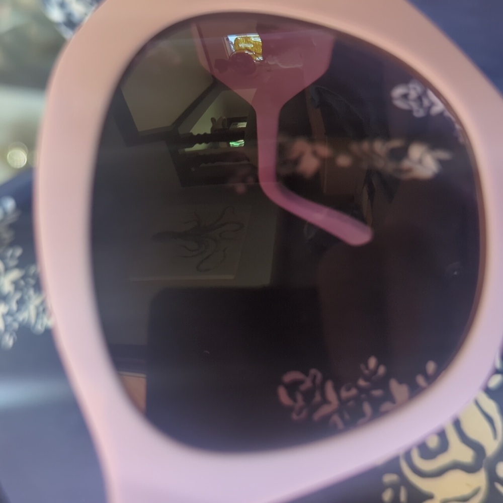 Karl Lagerfeld Light Lavender 🪻 Sunglasses - Picture 6 of 9